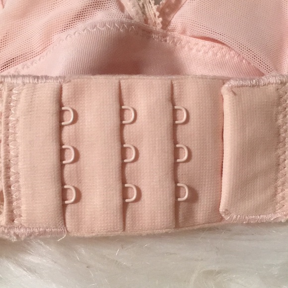 Lovely Triangle Bra w light Pads💕 - Picture 7 of 7